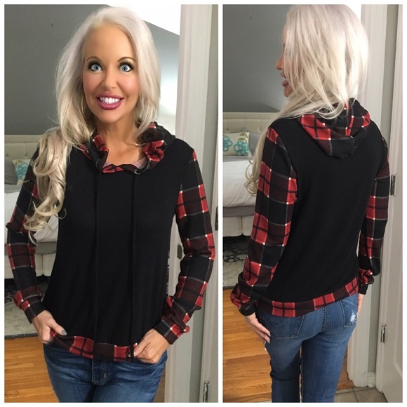 ❤️LAST 1! Adorable hooded plaid pull over top! - Picture 2 of 2